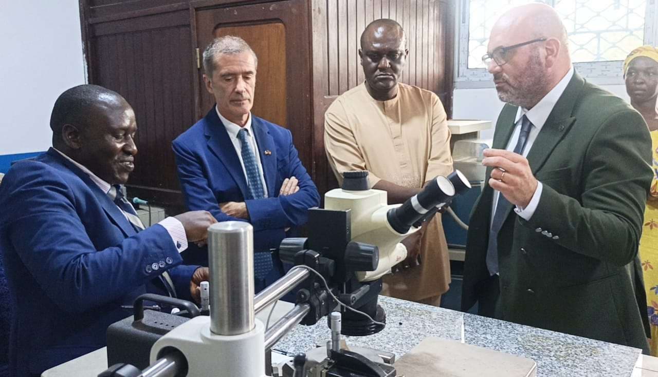 A Cameroon-France partnership delivers a world-class research laboratory to UB